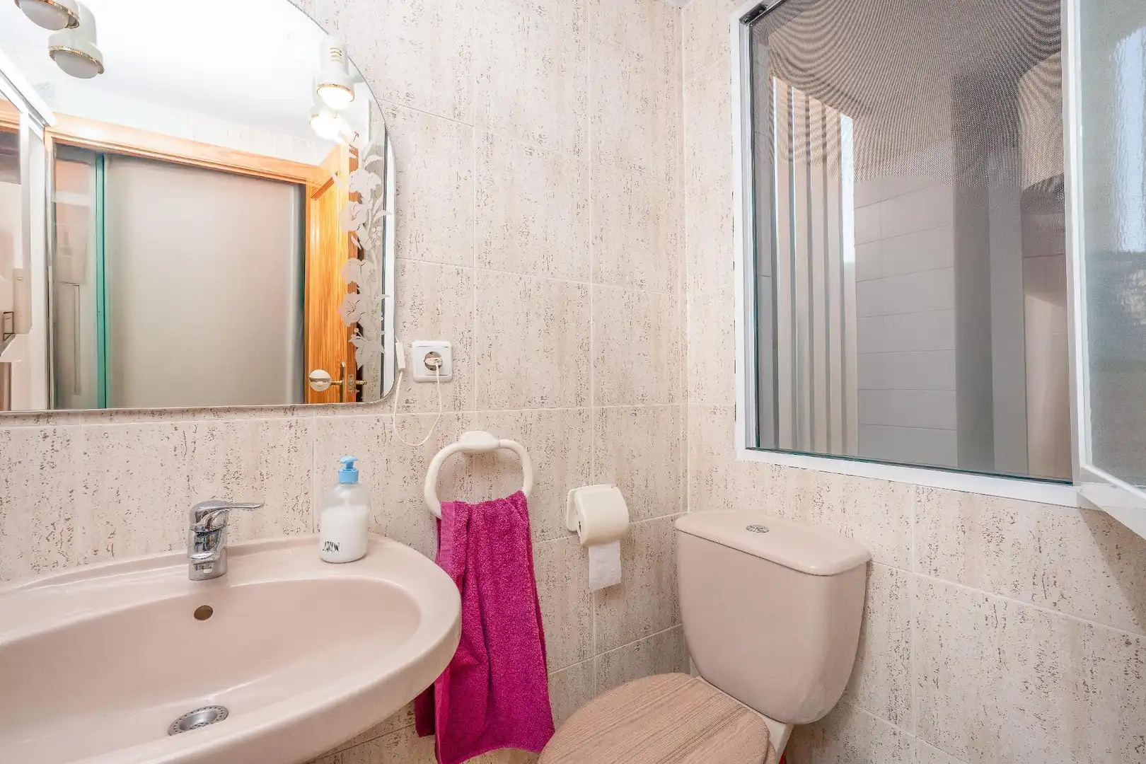Bany de Apartament en venda en El Campello amb Jardí privat, Terrassa i Balcó