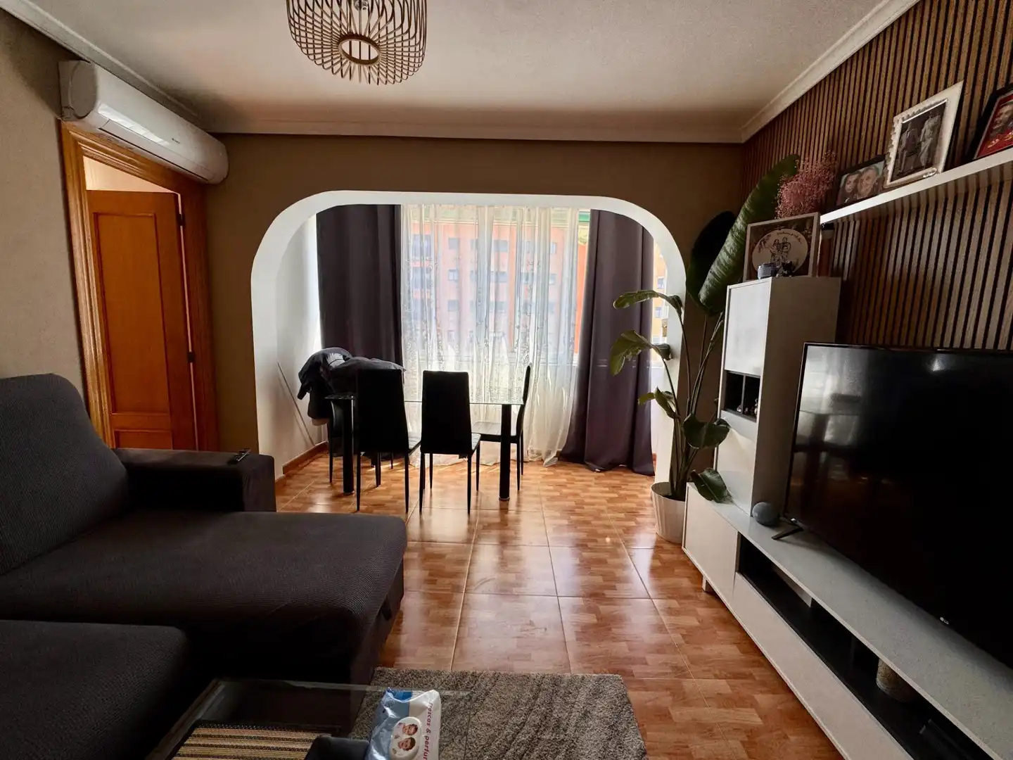 Sala de estar de Piso en venta en San Vicente del Raspeig / Sant Vicent del Raspeig con Aire acondicionado y Amueblado
