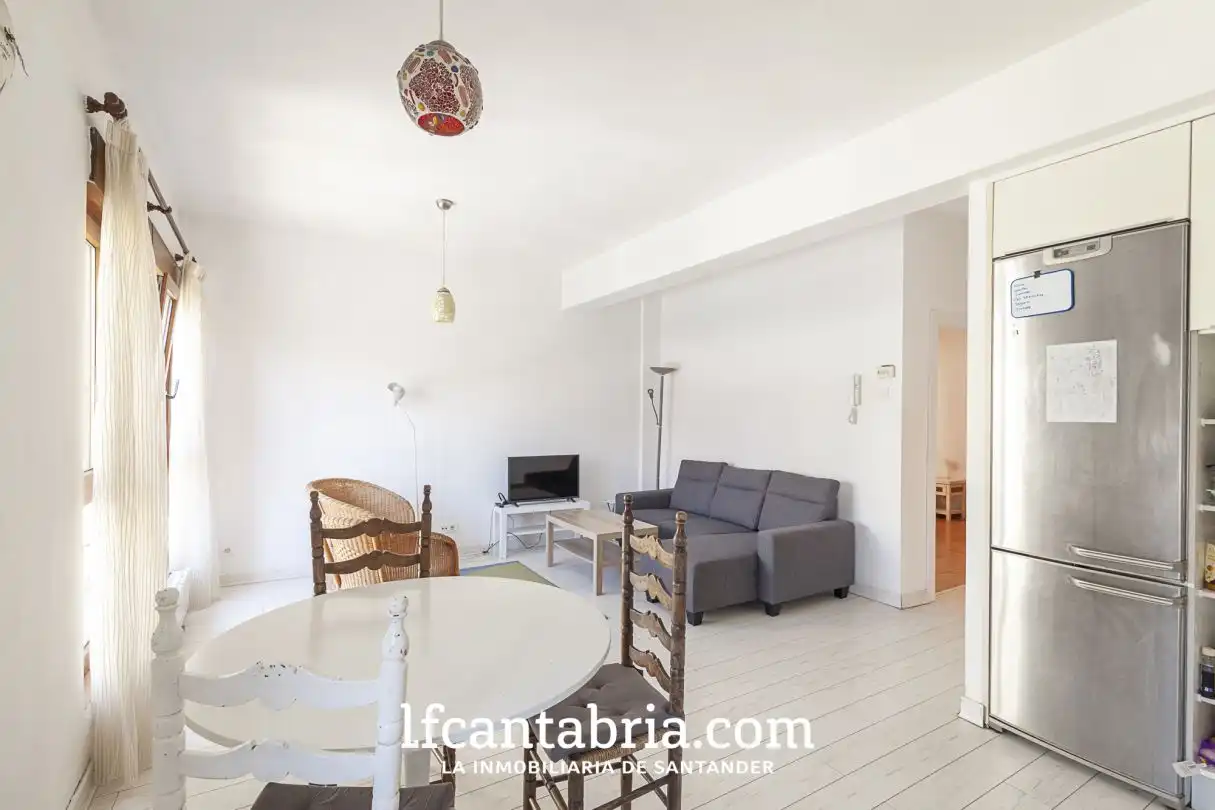 Wohnzimmer von Wohnung zum Verkauf in Santander mit Heizung und Parkett