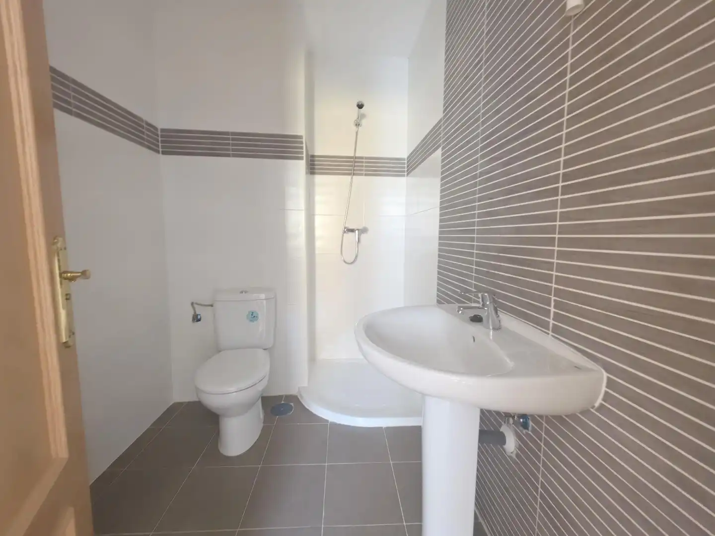 Bany de Pis en venda en Niharra amb Calefacció