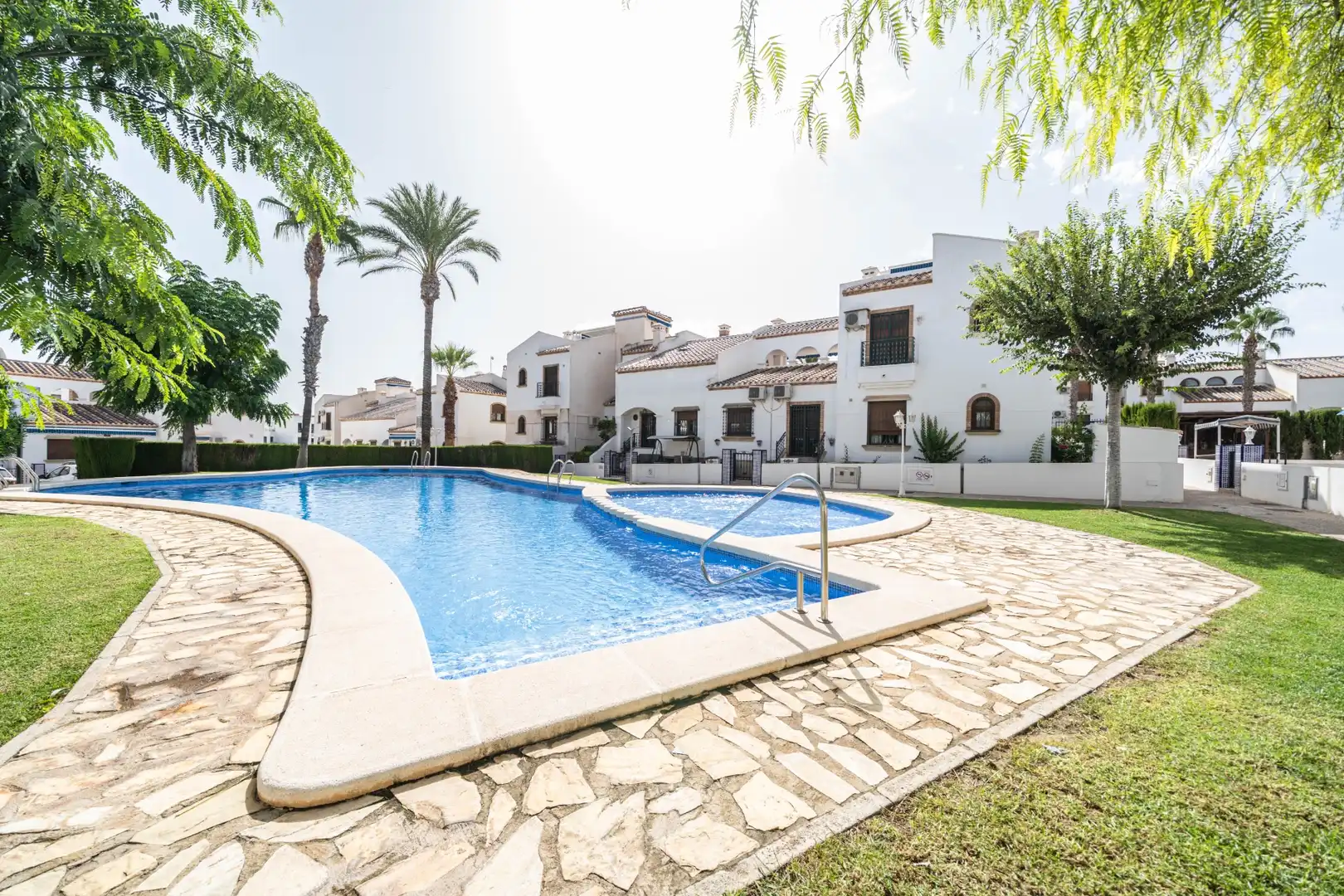 Apartamento con piscina en venta en Orihuela Costa