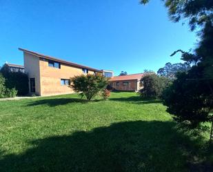 Vista exterior de Casa o xalet en venda en Bergondo amb Calefacció, Jardí privat i Terrassa