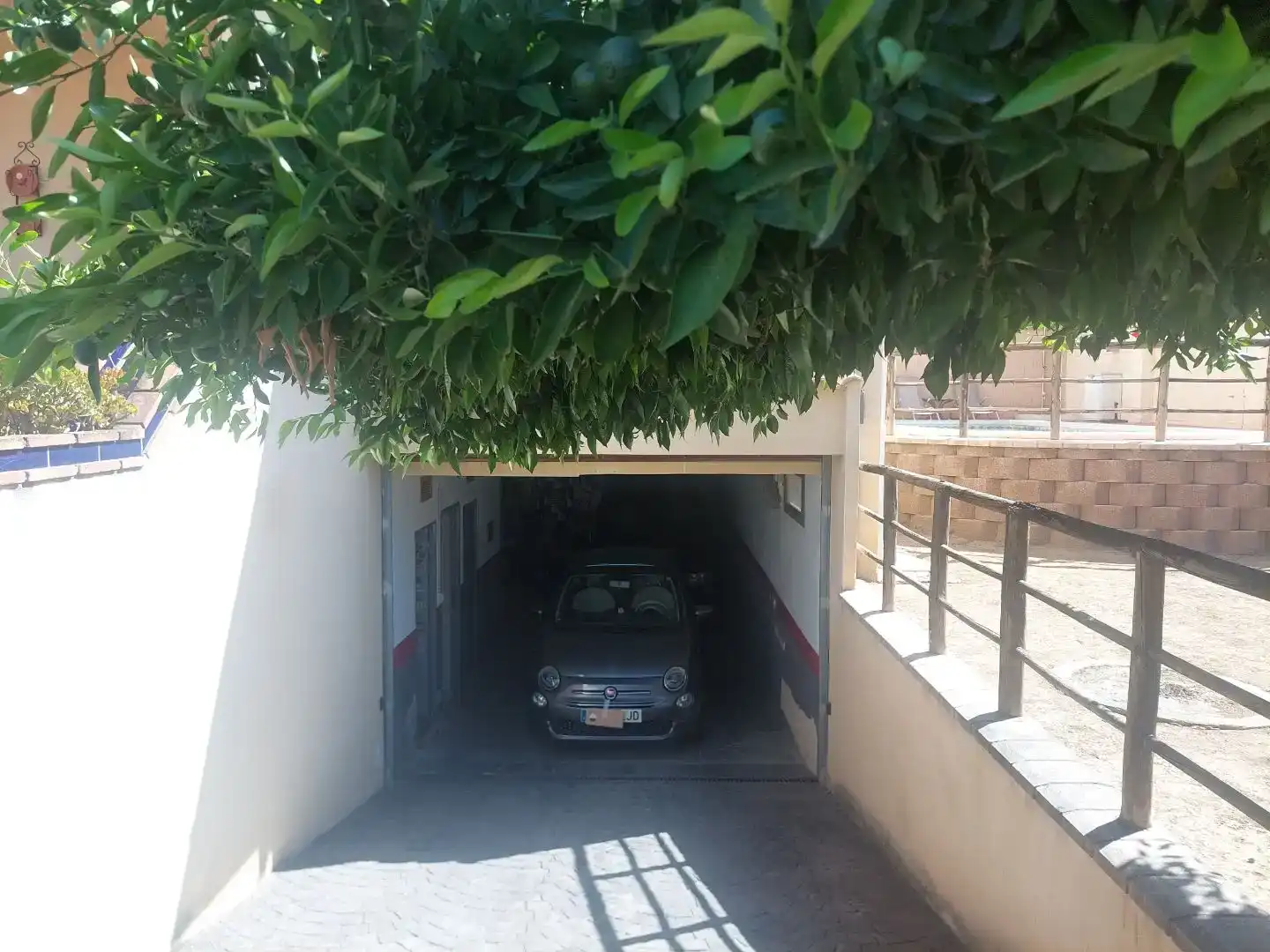 Aparcament de Casa o xalet en venda en Torremolinos amb Aire condicionat, Piscina i Balcó