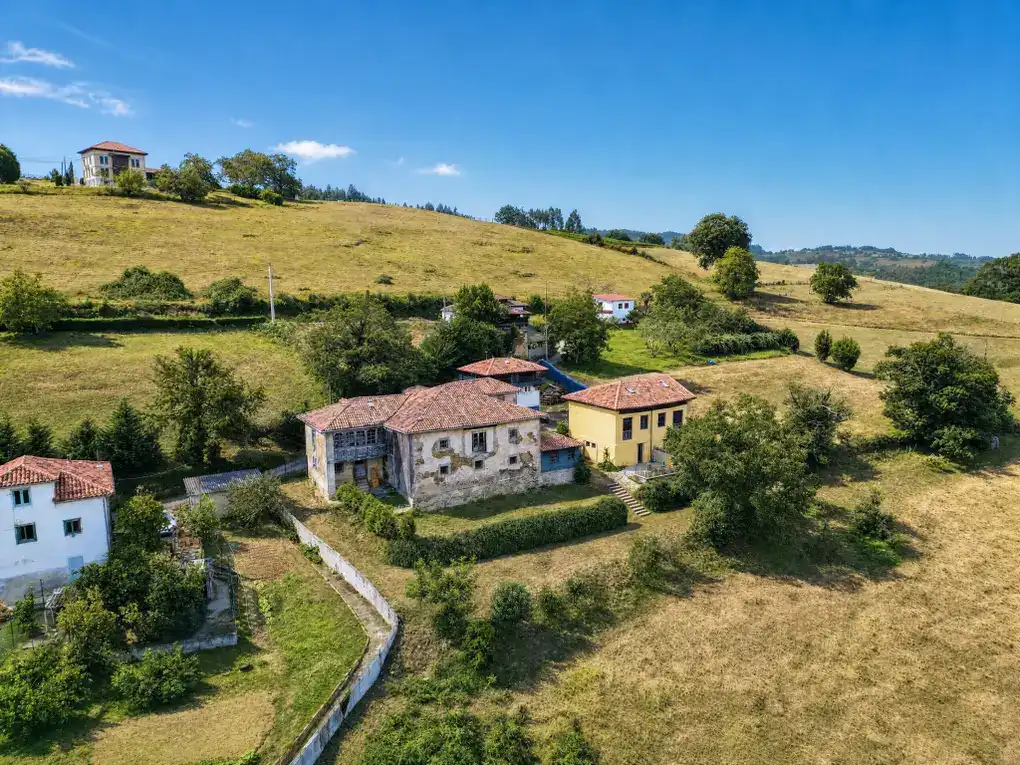 House with garden for sale in Folgueras, imagen 2