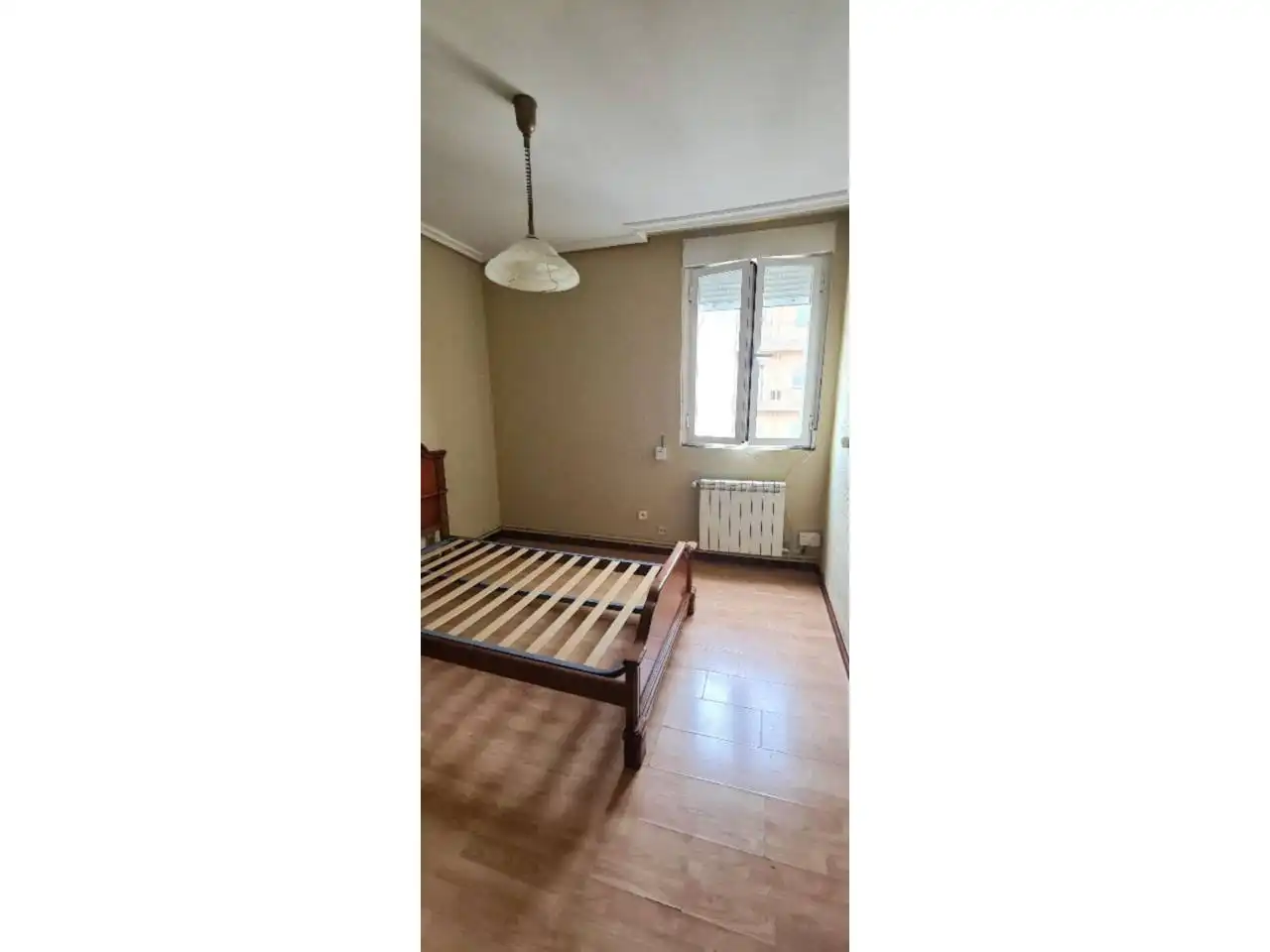 Schlafzimmer von Wohnungen zum Verkauf in  Logroño mit Heizung und Möbliert
