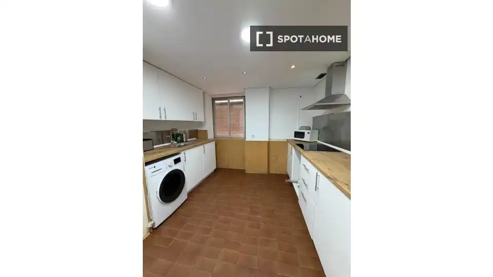 Kitchen of Flat for rent in Madrid  with Air Conditioner, Heating and Furnished