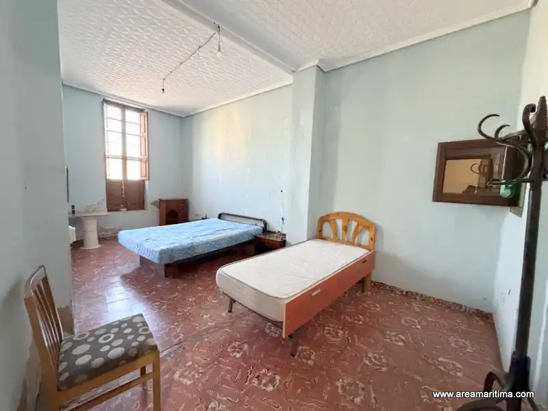 Habitación de Casa adosada en venta en Valencia con Trastero y Alarma