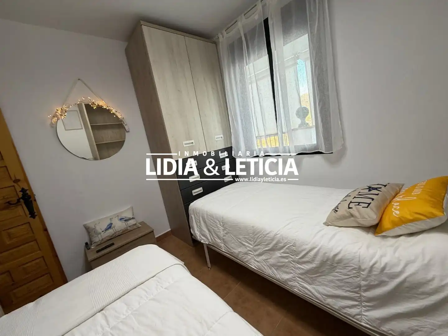 Schlafzimmer von Dachboden zum Verkauf in Zahara de los Atunes mit Privatgarten, Terrasse und Abstellraum
