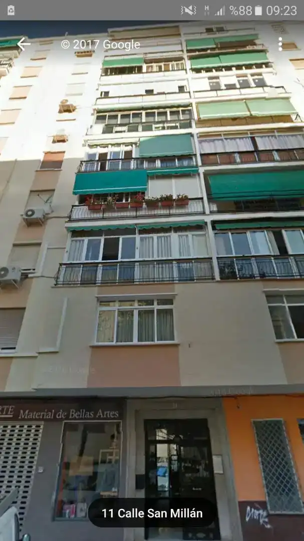 Exterior view of Flat for share in Centro
