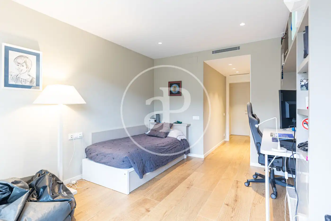 Bedroom of Flat for sale in Sant Cugat del Vallès  with Air Conditioner, Heating and Private garden