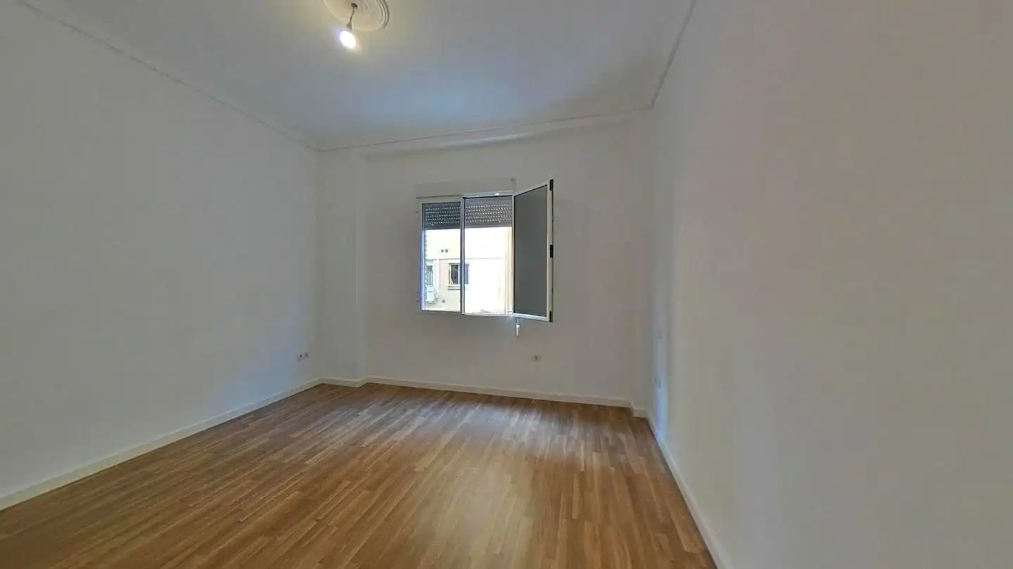 Bedroom of Flat for sale in Sevilla
