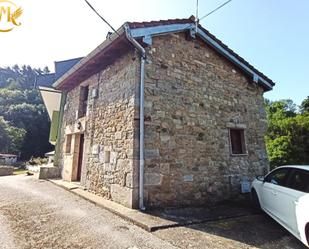 Exterior view of House or chalet for sale in Santiurde de Toranzo