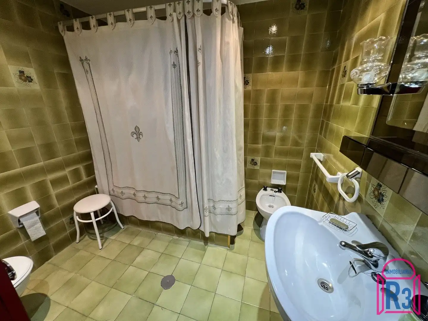 Baño de Piso en venta en León Capital  con Calefacción y Terraza
