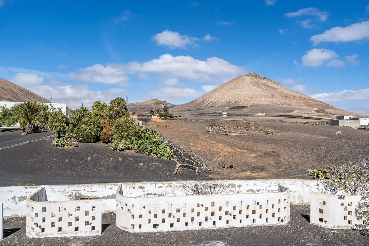 Vista exterior de Casa o xalet en venda en Tías amb Aire condicionat, Traster i Piscina