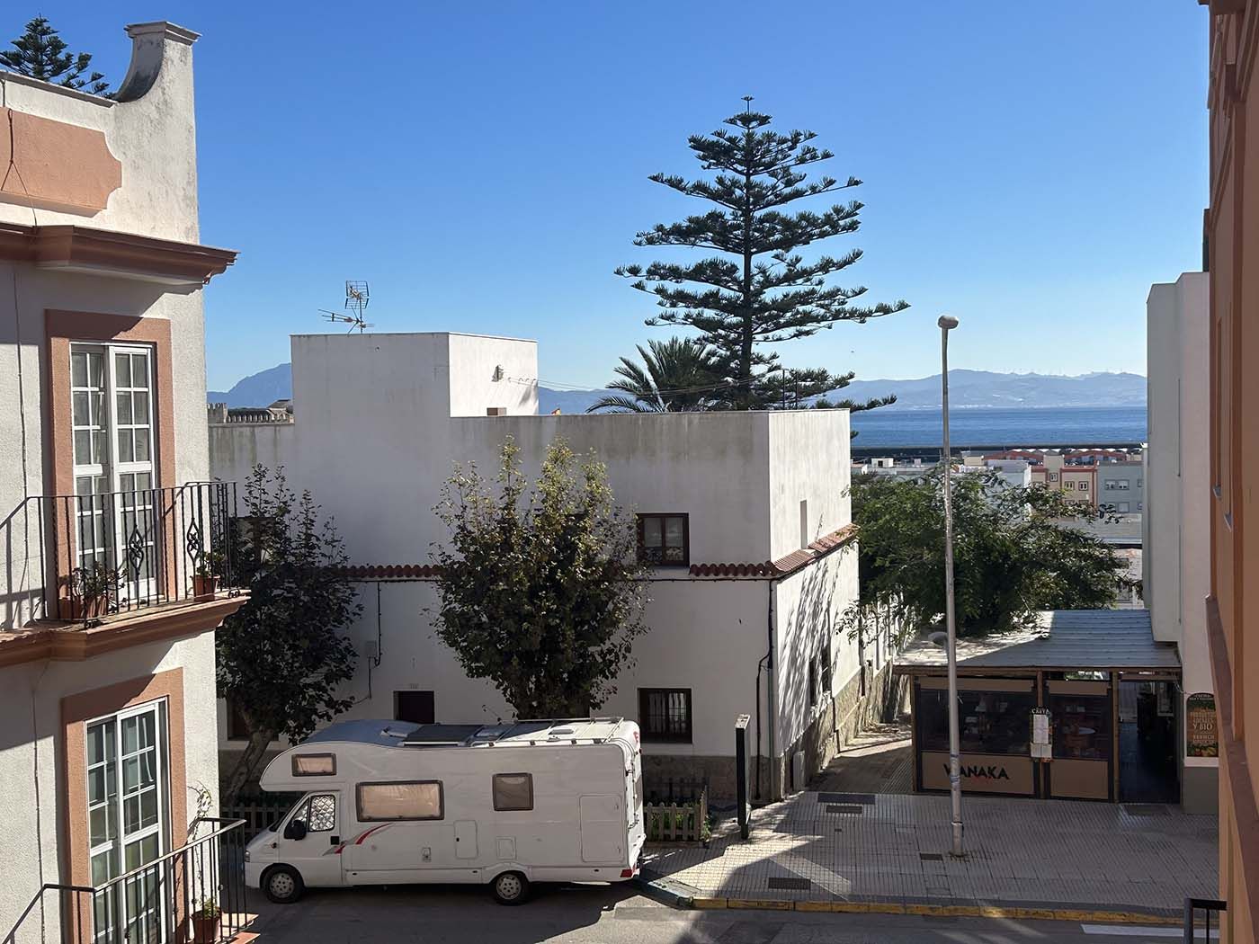 Vista exterior de Dúplex en venda en Tarifa amb Calefacció, Moblat i Forn