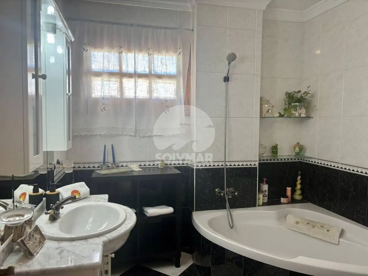 Bany de Casa o xalet en venda en Vélez-Málaga amb Aire condicionat, Jardí privat i Terrassa