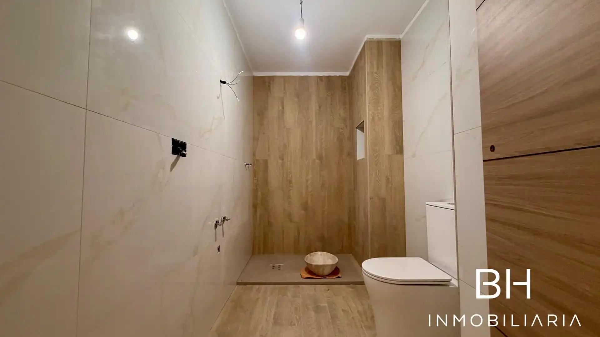 Bany de Planta baixa en venda en Elche / Elx amb Aire condicionat, Calefacció i Terrassa