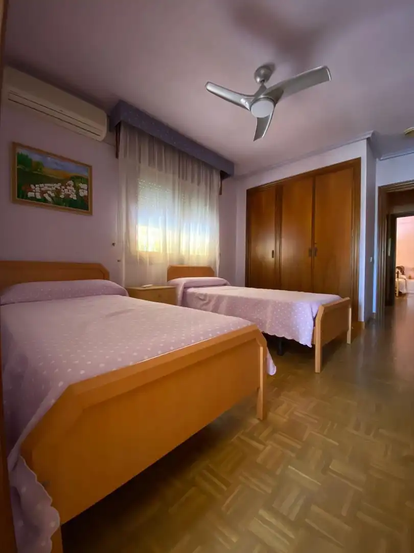 Habitación de Casa o chalet en venta en La Nucia con Aire acondicionado, Calefacción y Jardín privado