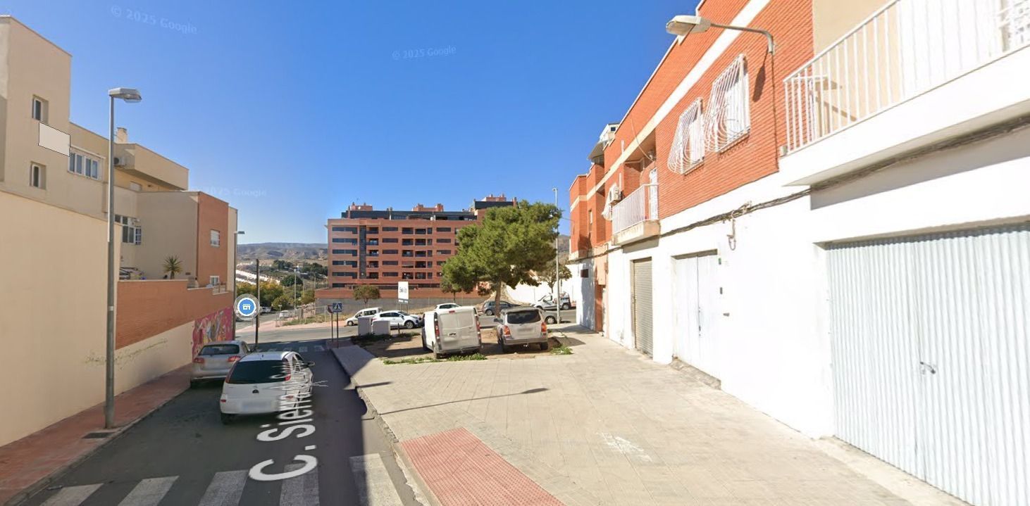 Vista exterior de Pis en venda en  Almería Capital amb Terrassa i Traster