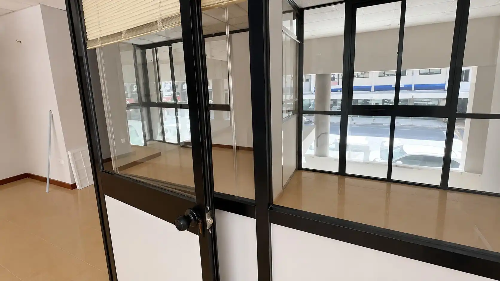 Flat for sale in Sevilla  with Air Conditioner