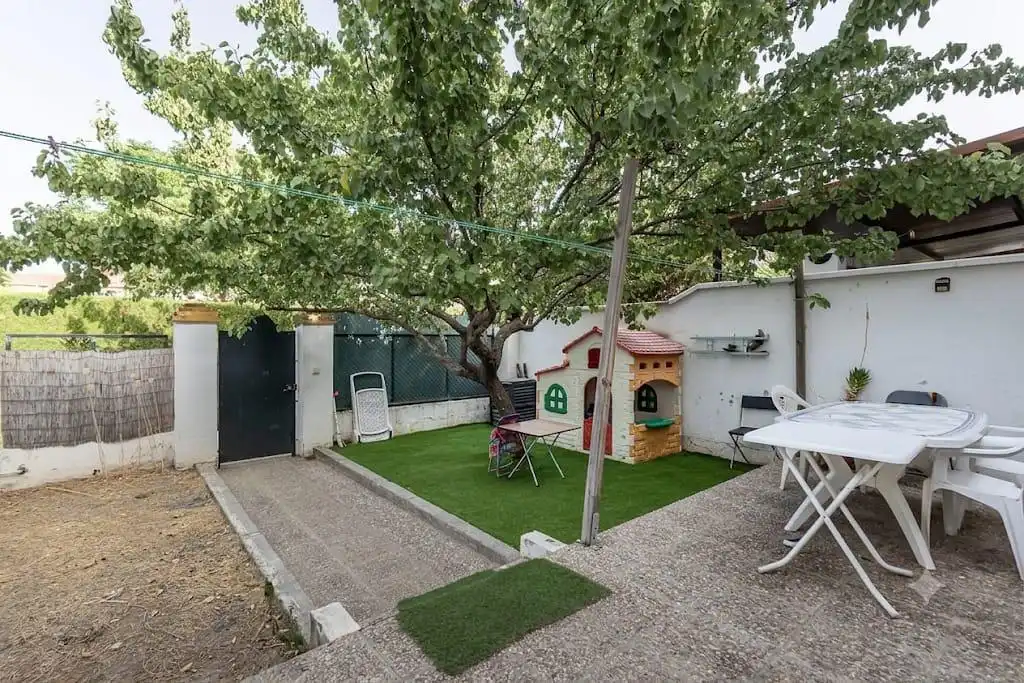 Garten von Einfamilien-Reihenhaus zur Miete in Alhendín