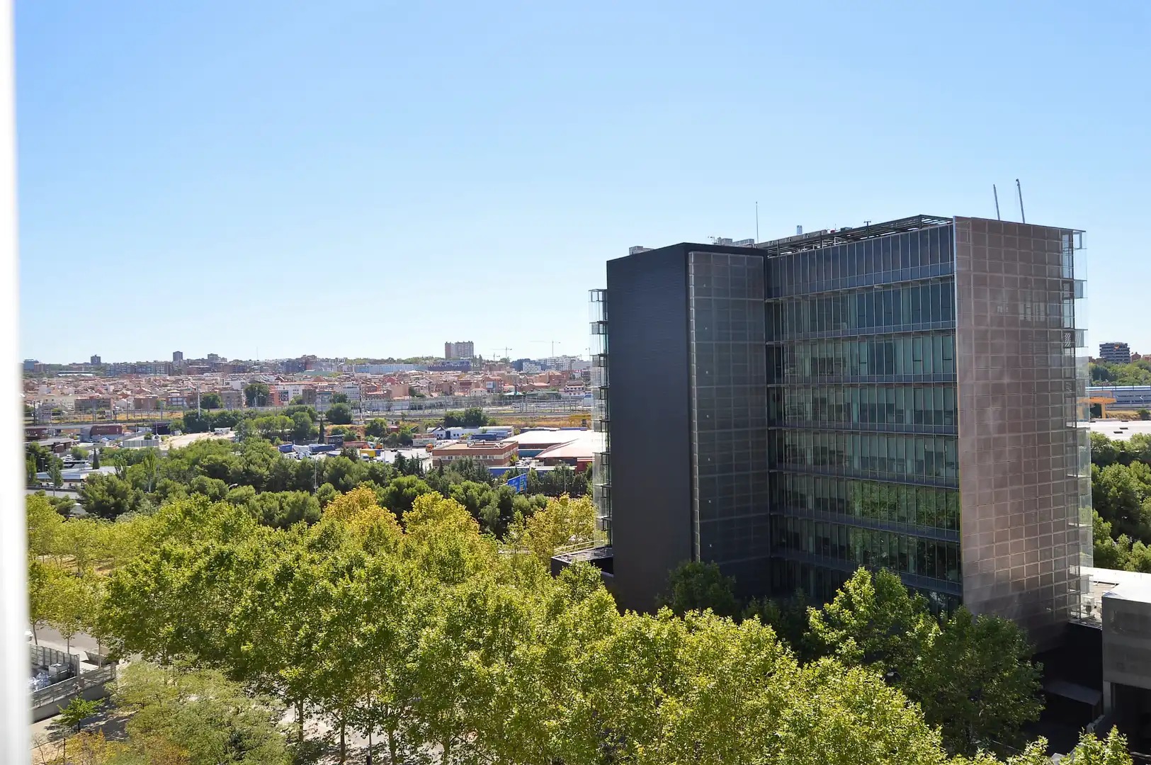 Außenansicht von Wohnung zur Miete in Madrid mit Klimaanlage, Heizung und Parkett
