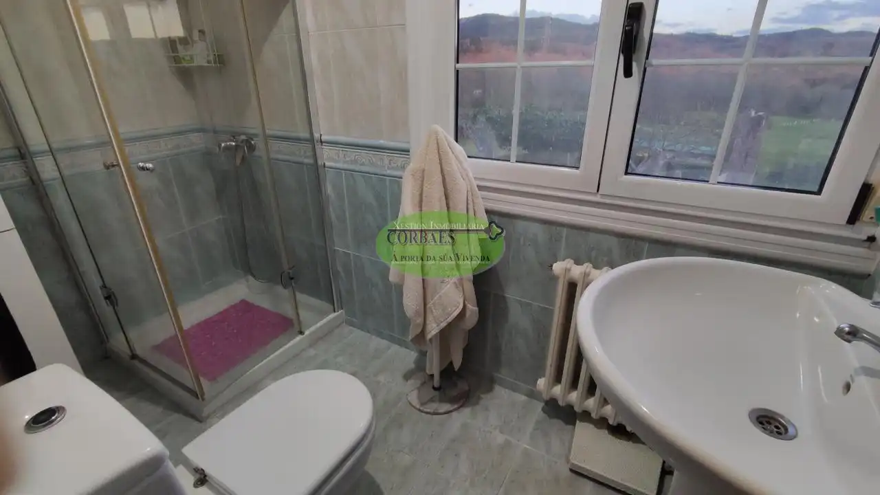 Bany de Casa o xalet en venda en Paderne de Allariz amb Calefacció, Jardí privat i Parquet