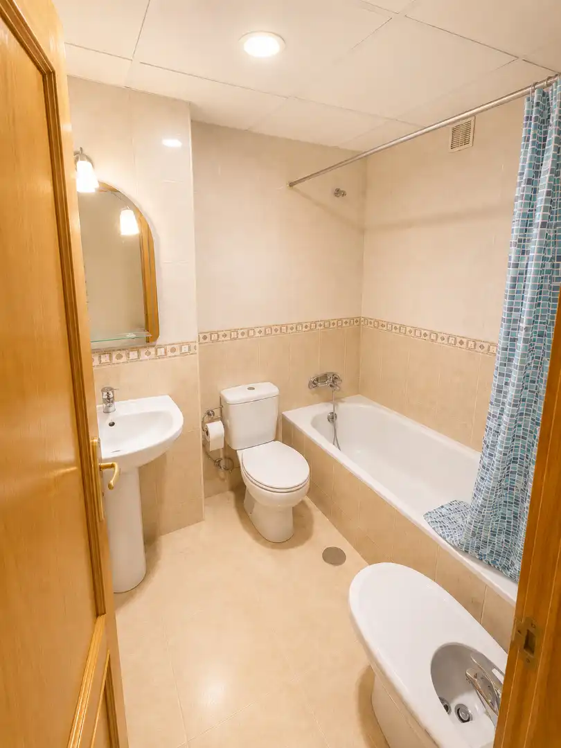 Badezimmer von Erdgeschoss zum Verkauf in Murcia mit Klimaanlage, Abstellraum und Möbliert