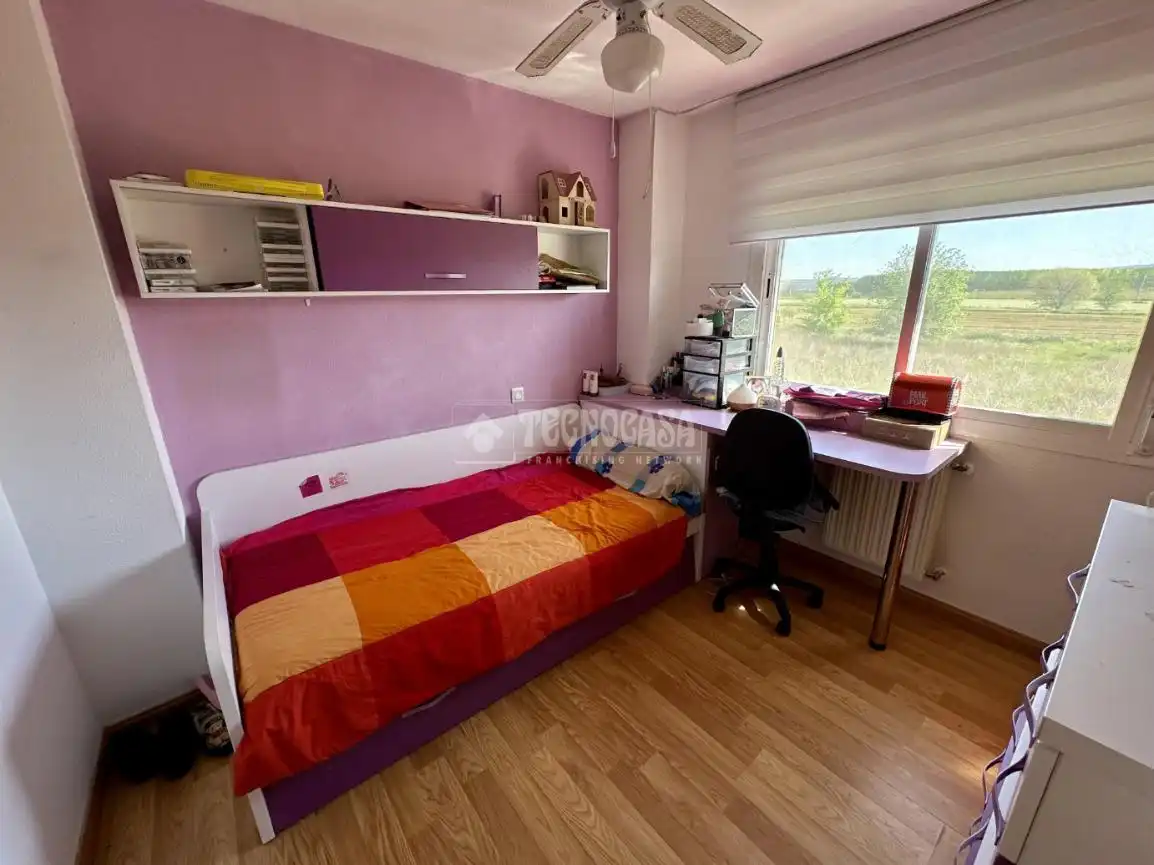 Habitación de Casa adosada en venta en Fontanar con Calefacción