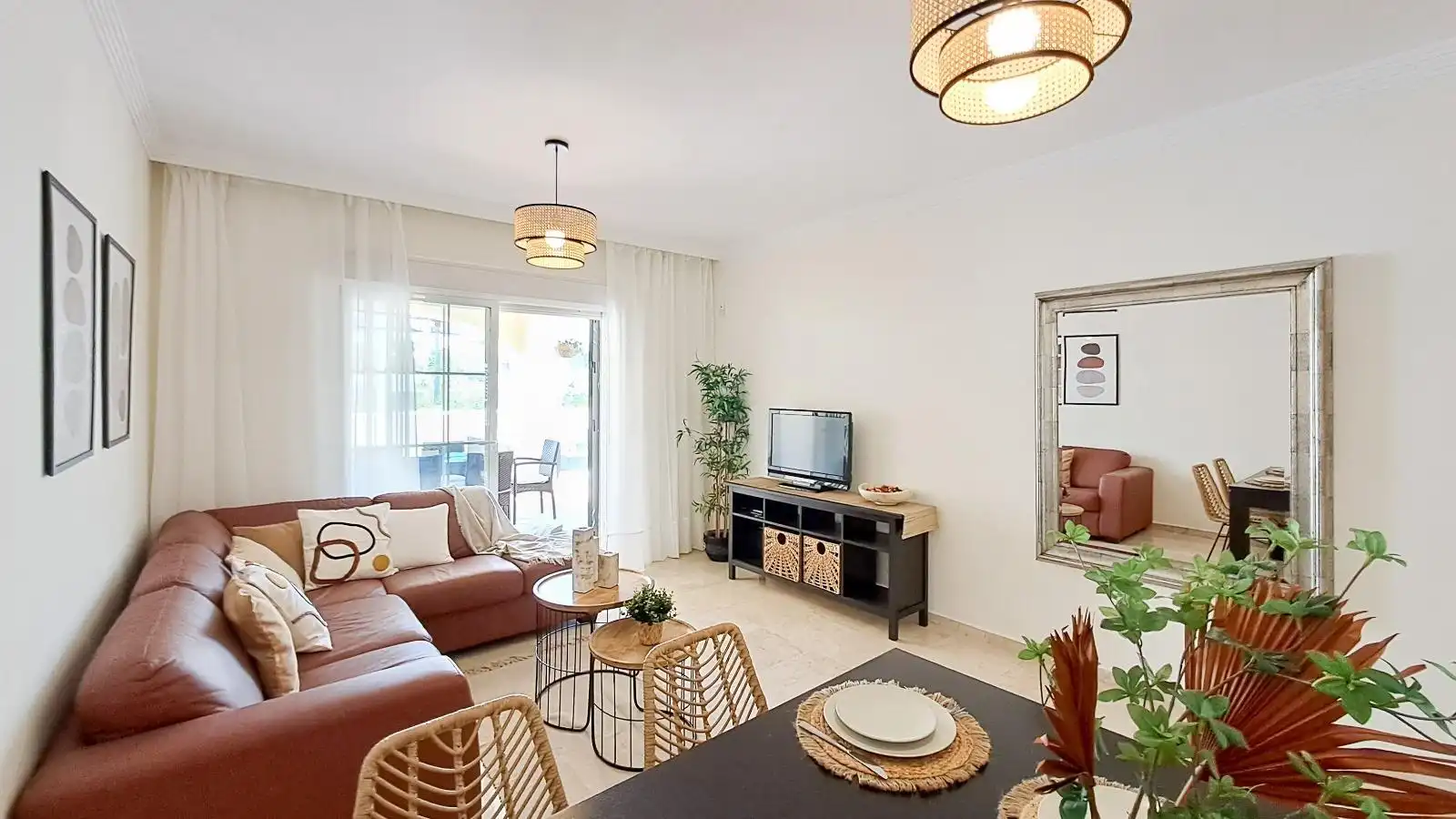 Sala de estar de Apartamento en venta en Casares con Jardín privado, Terraza y Amueblado