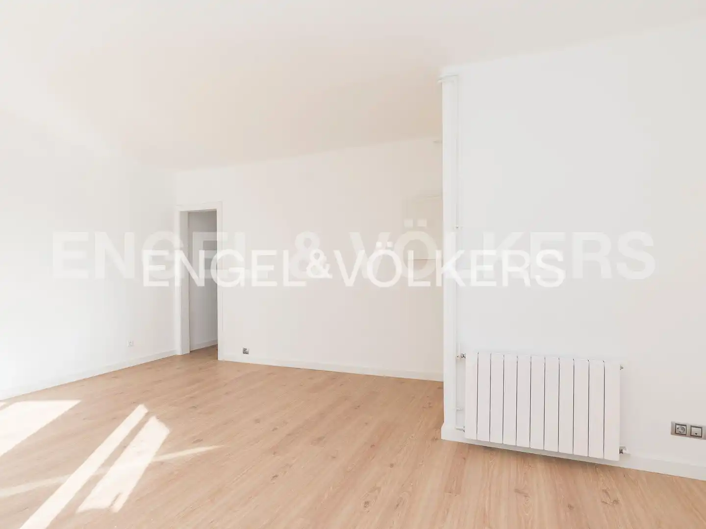 Sala d'estar de Pis en venda en Barcelona amb Aire condicionat, Calefacció i Parquet