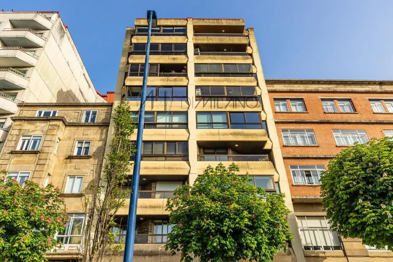 Vista exterior de Pis en venda en Vigo  amb Calefacció, Parquet i Terrassa