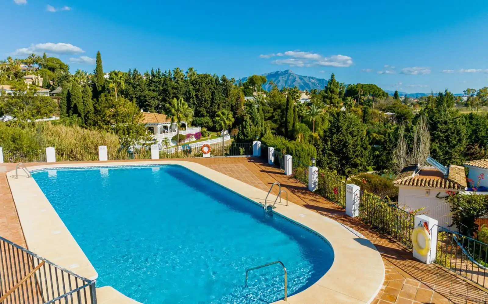 Jardín de Piso en venta en Estepona con Aire acondicionado, Terraza y Amueblado