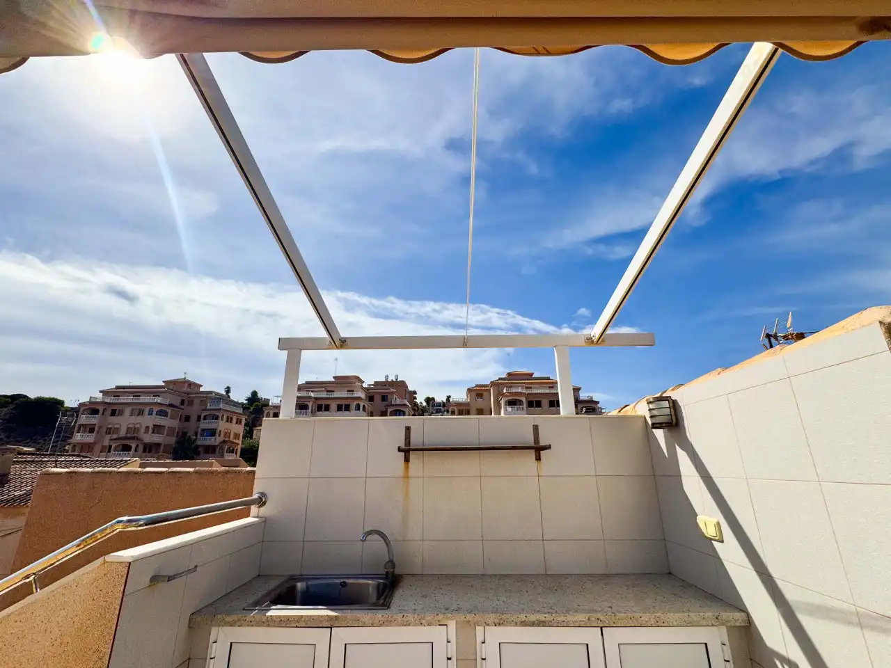 Terrassa de Casa adosada en venda en Torrevieja amb Aire condicionat, Calefacció i Jardí privat