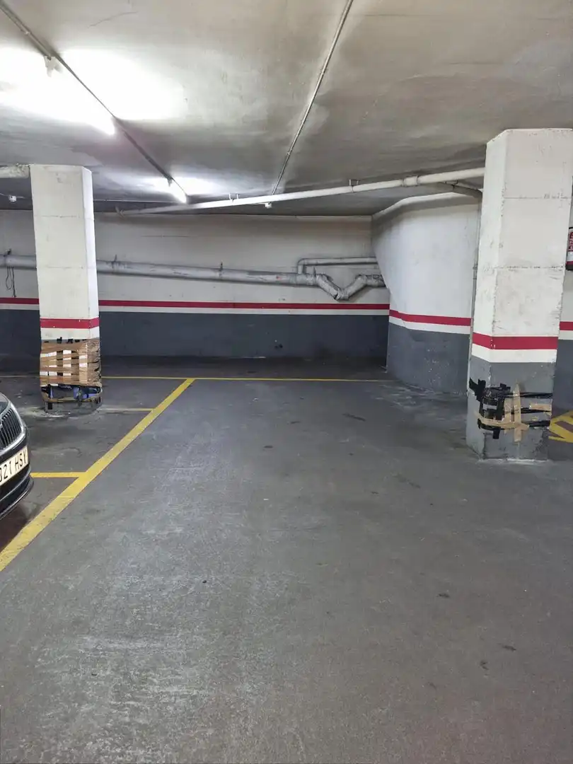 Garage zum Verkauf in N/A, El Parc i la Llacuna del Poblenou