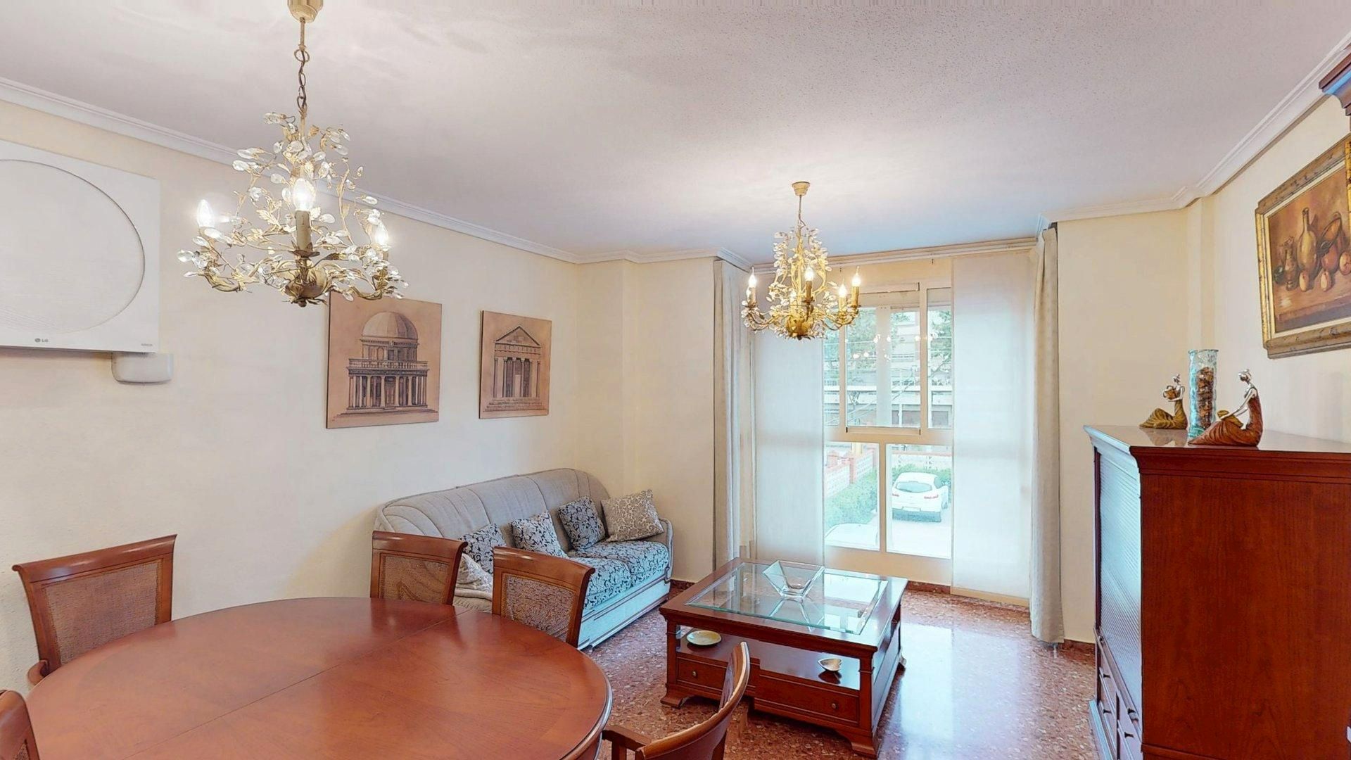 Sala d'estar de Pis en venda en Paterna amb Aire condicionat, Moblat i Balcó