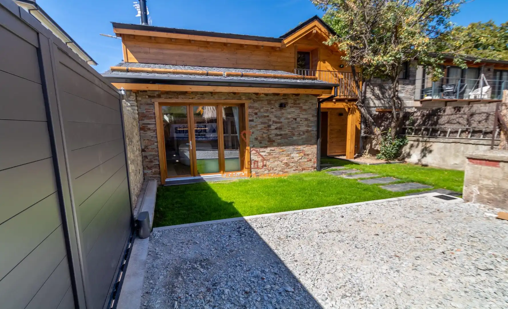 Casa amb terrassa en venda a Bourg - Madame