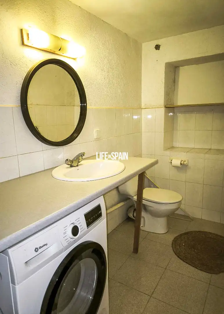 Badezimmer von Country house zum Verkauf in Rasquera mit Klimaanlage, Privatgarten und Terrasse