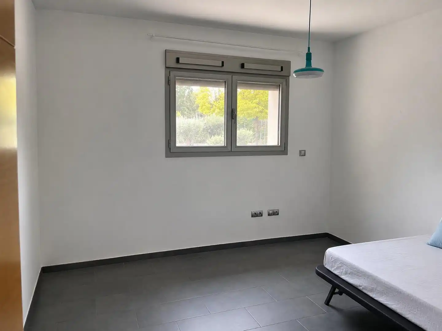 Dormitori de Casa o xalet en venda en Almansa amb Calefacció, Terrassa i Piscina