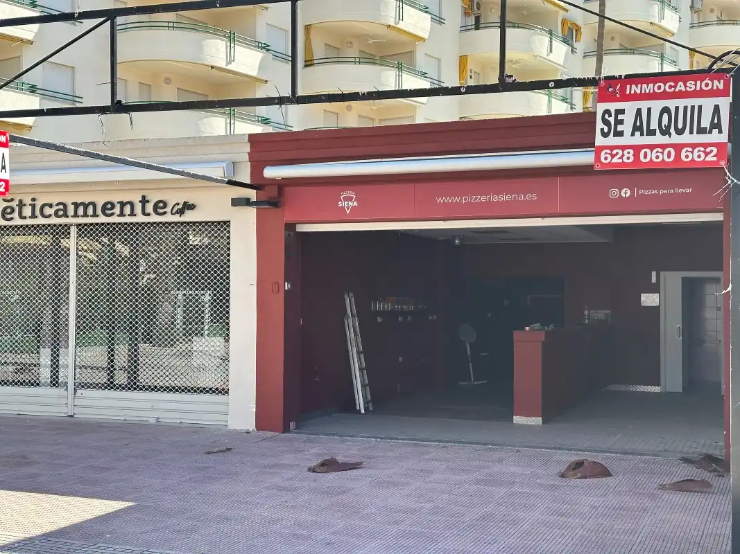 Local de alquiler en Gandia con Terraza y Alarma