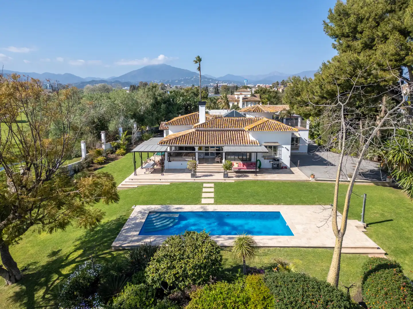 Casa amb terrassa en venda a San Pedro de Alcántara, imagen 2