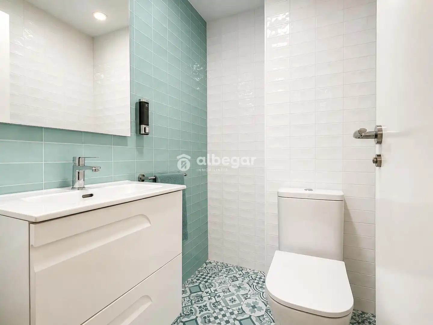 Baño de Piso en venta en Valencia con Amueblado