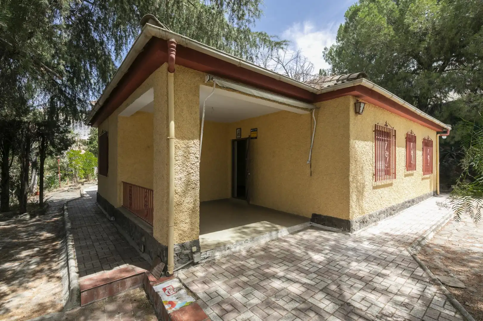 Villa mit Pool zum Verkauf in 24 Calle Trajano