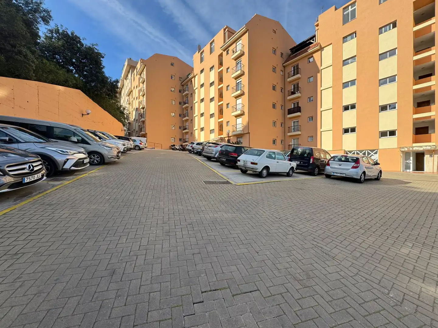 Parking de Apartamento en venta en Fuengirola con Aire acondicionado, Terraza y Amueblado