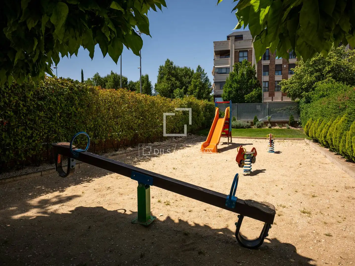 Außenansicht von Wohnung zur Miete in Majadahonda mit Klimaanlage, Heizung und Privatgarten