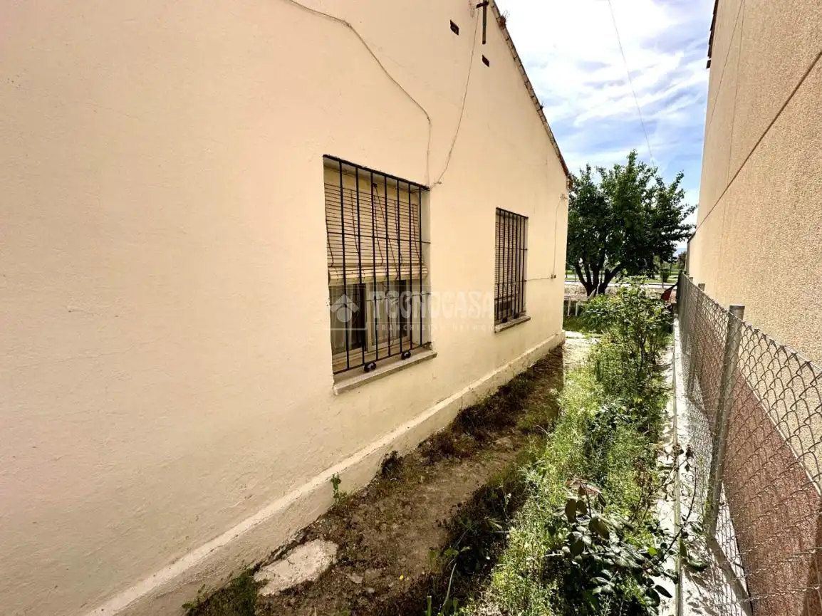 Exterior view of Detached homes for sale in Marchamalo  with Heating