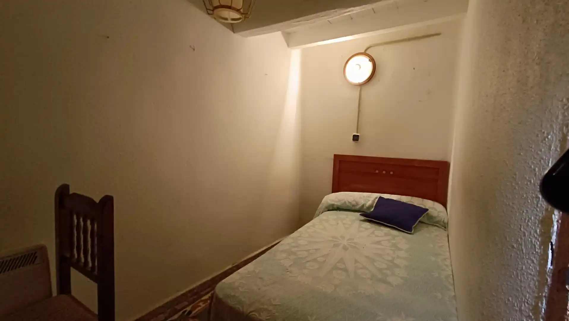 Dormitori de Finca rústica en venda en Espino de la Orbada amb Moblat