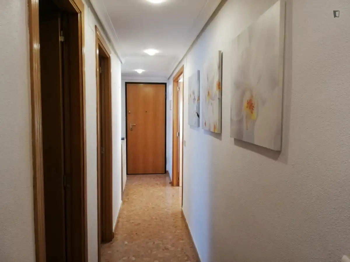 Apartament per a compartir en Valencia amb Aire condicionat, Moblat i Forn