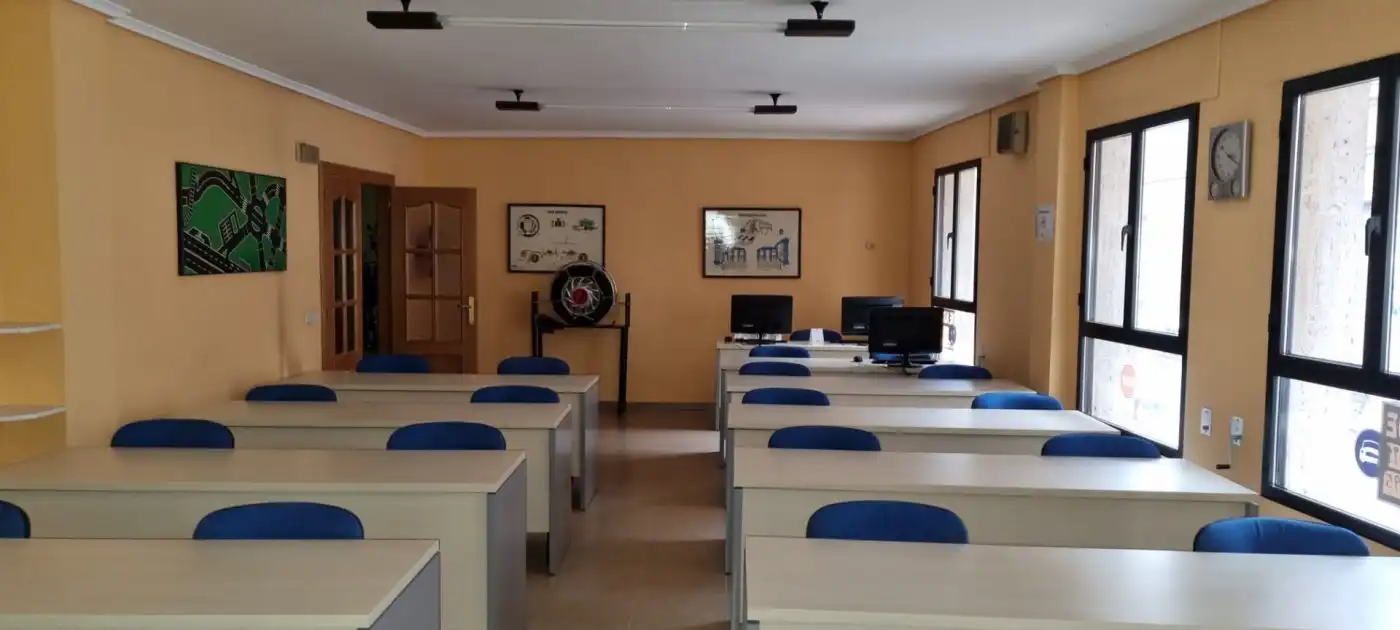 Oficina en venda en Bembibre amb Terrassa i Moblat