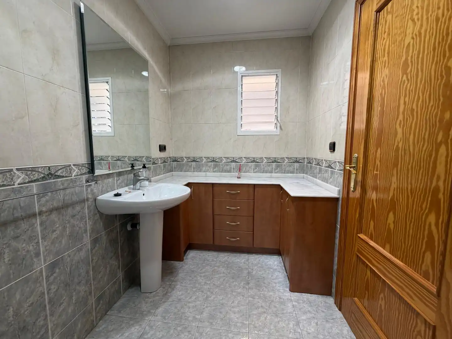 Bathroom of Houses for sale in Catral  with Air Conditioner, Terrace and Furnished
